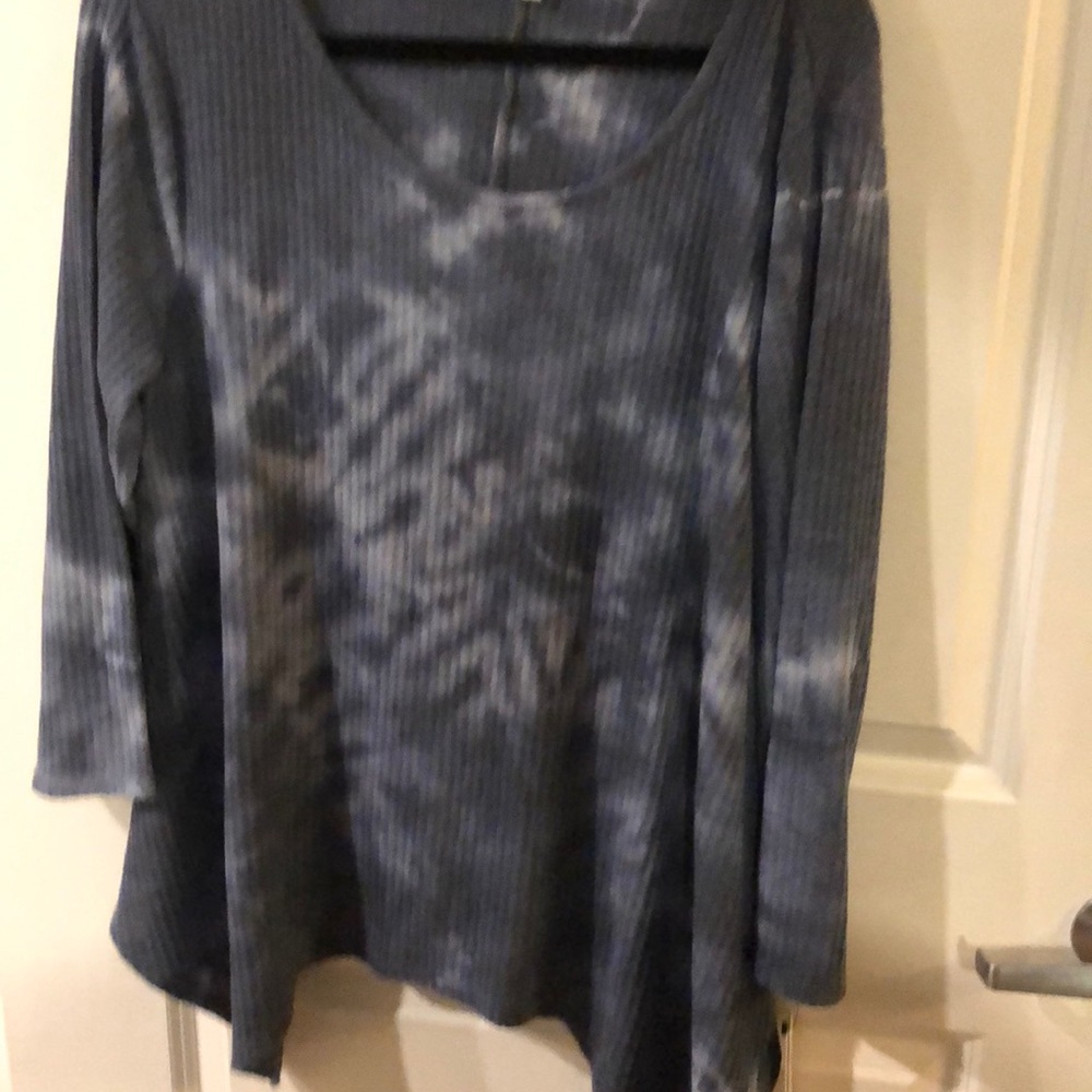 Pullover light sweater